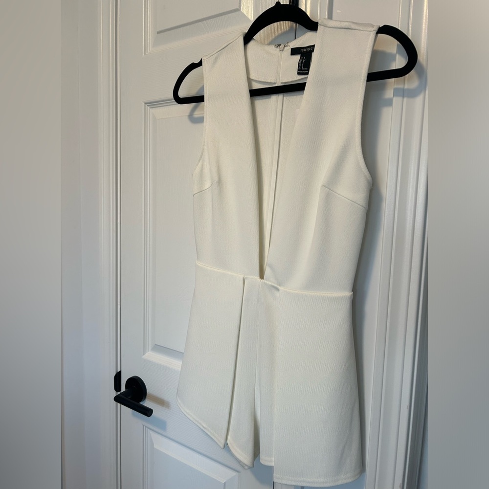 Ivory plunge romper 🤍